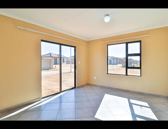 3 BEDROOM HOUSE FOR SALE IN CRYSTAL PARK
